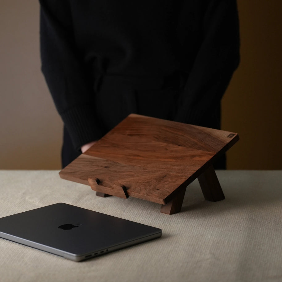 Ceviz Ahşap Laptop Standı • Hiza