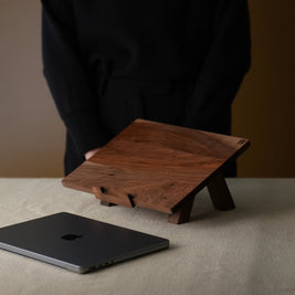 Ceviz Ahşap Laptop Standı • Hiza